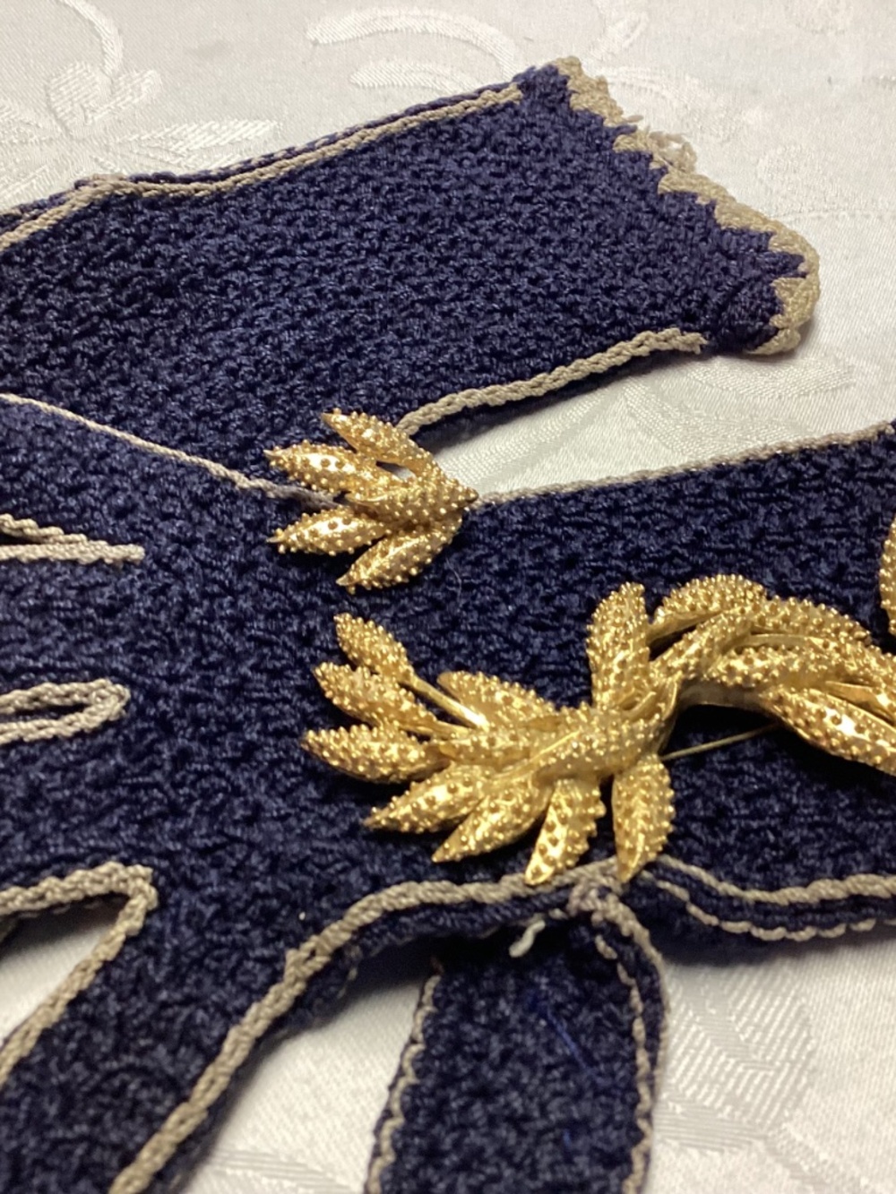 Sarah Coventry fabulous set earrings n brooch leafs GOLD TONE. MOMS COLLECTION - Picture 7 of 7